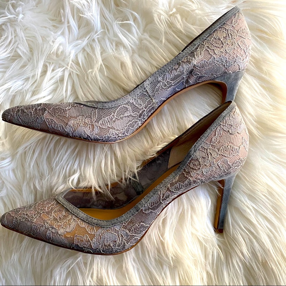 Banana Republic lace pumps